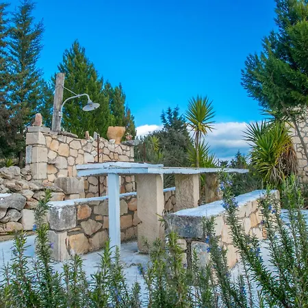 Voula Villa *